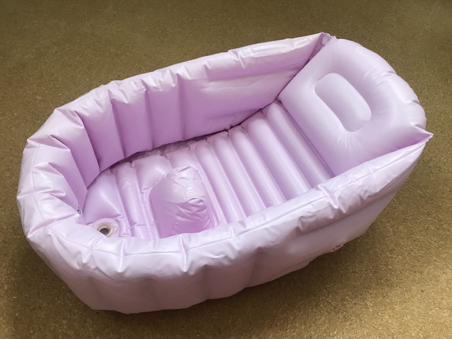 新生児期の赤ちゃんのお風呂の入れ方、時間、グッズ|ずぼらワーママのゆるく楽しい子育て・育児ブログ がんばらない私時間 新生児期の赤ちゃんのお風呂の入れ方、時間、グッズ|ずぼらワーママのゆるく楽しい子育て・育児ブログ がんばらない私時間